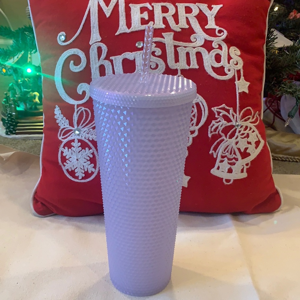 Starbucks Holiday 2021 Icy Lilac Purple Studded Venti Straw Lid Tumbler 24 oz